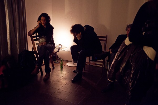 _temporaere praesenzen: Geld, Code und Gemeinschaft_, Les Complices* 2012