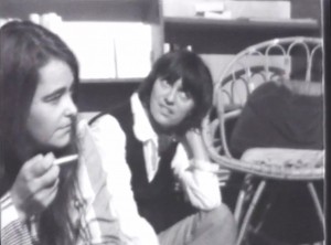 Kate Millett und Monique Wittig in _Kate Millett parle de la prostitution avec des féministes_, vidéa, 1975